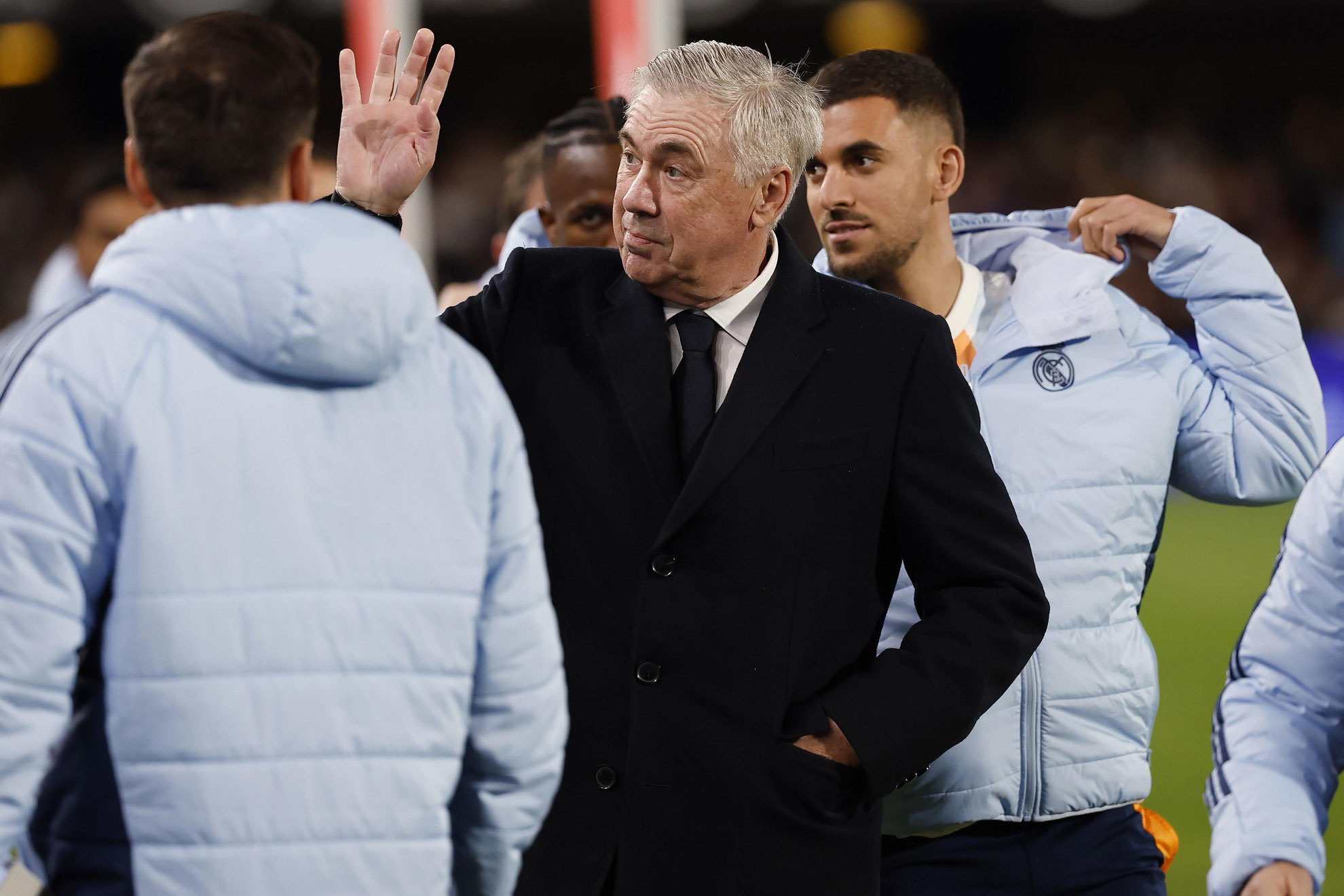 不乏国内外 不乏国内外